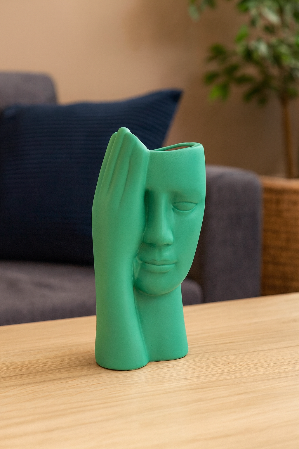 Seramik Eli Yüzünde Dekoratif Vazo – Modern Sanatsal Yüz Figürlü Biblo (25x14 cm)